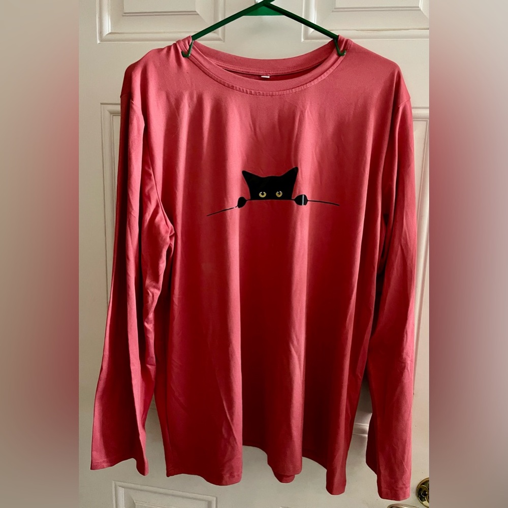 Cat Peekaboo Long Sleeve 
T-Shirt - Pink